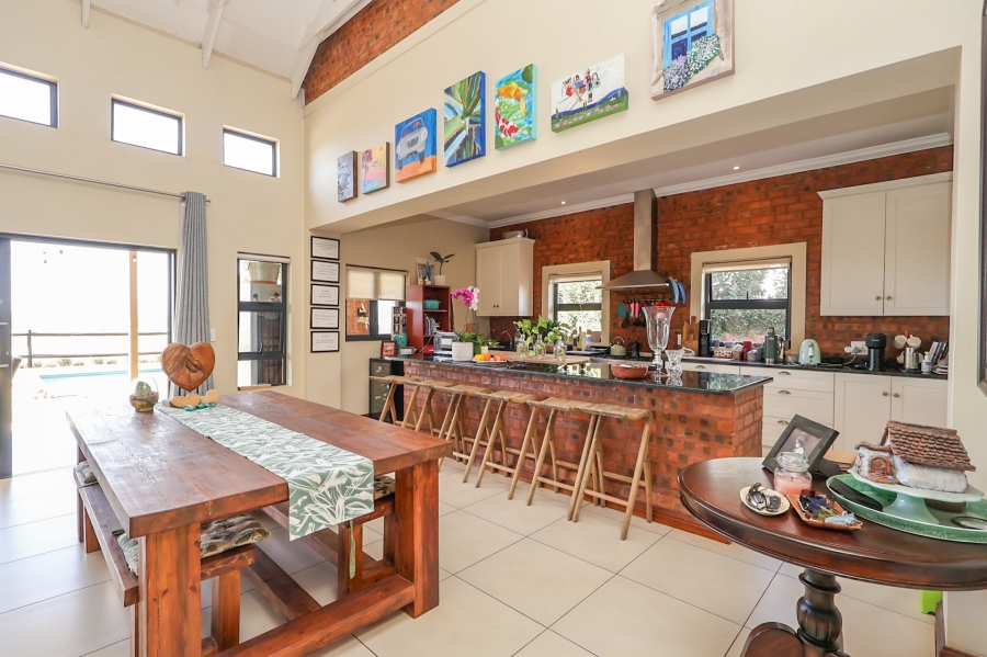 4 Bedroom Property for Sale in The Coves North West